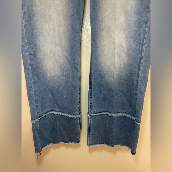 ✨2 for $6 Suzanne Betro Cute Denim Jeans Size 8 #A1 - Picture 2 of 10